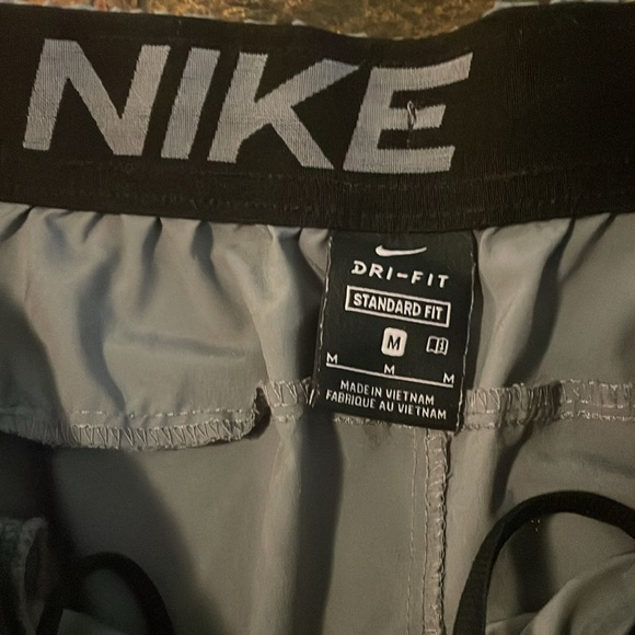 Nike shorts - Picture 3 of 5